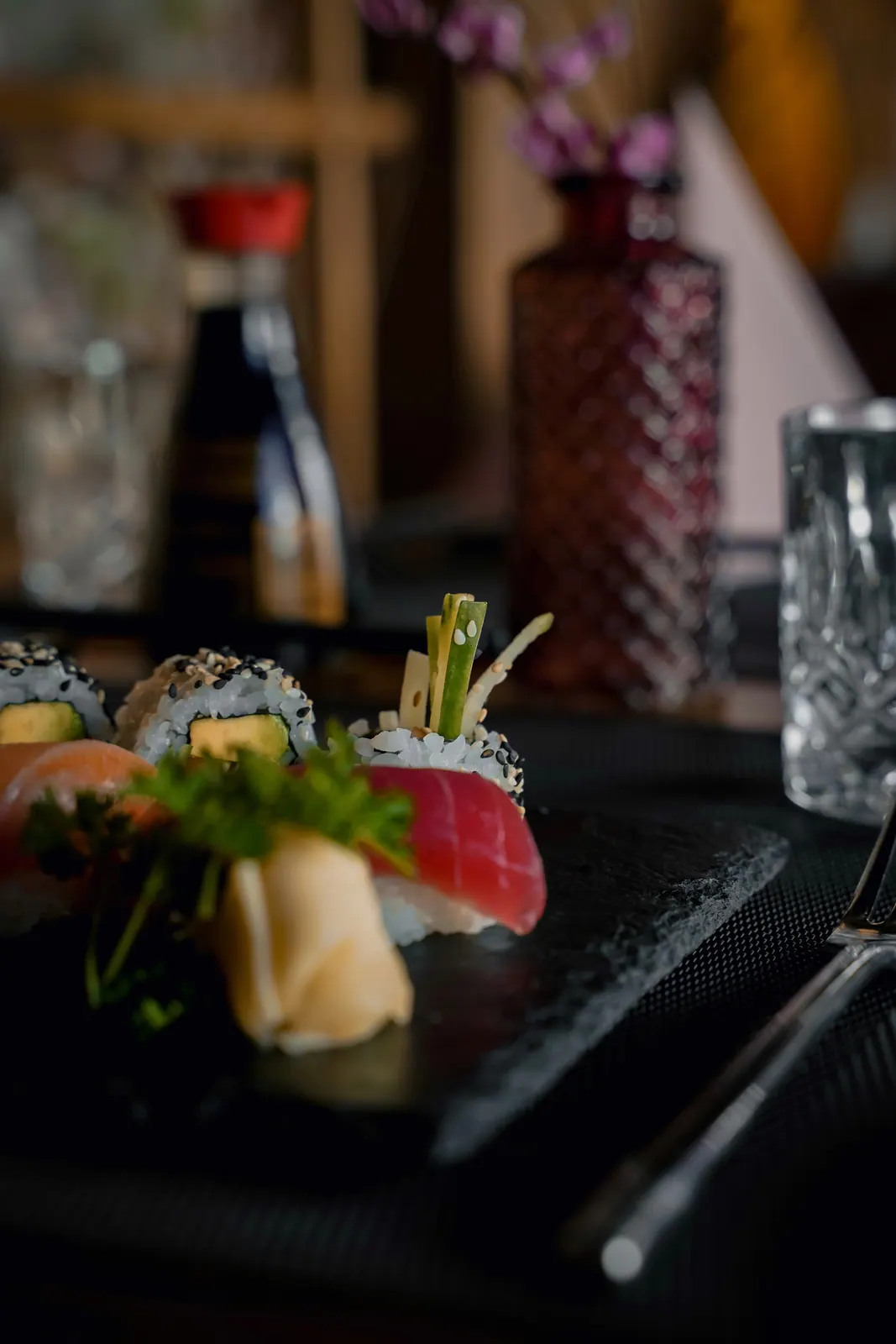 Sushi Leipzig – Sushi-Kreation mit Lachs und Avocado | Tokoro Japanese Sushibar