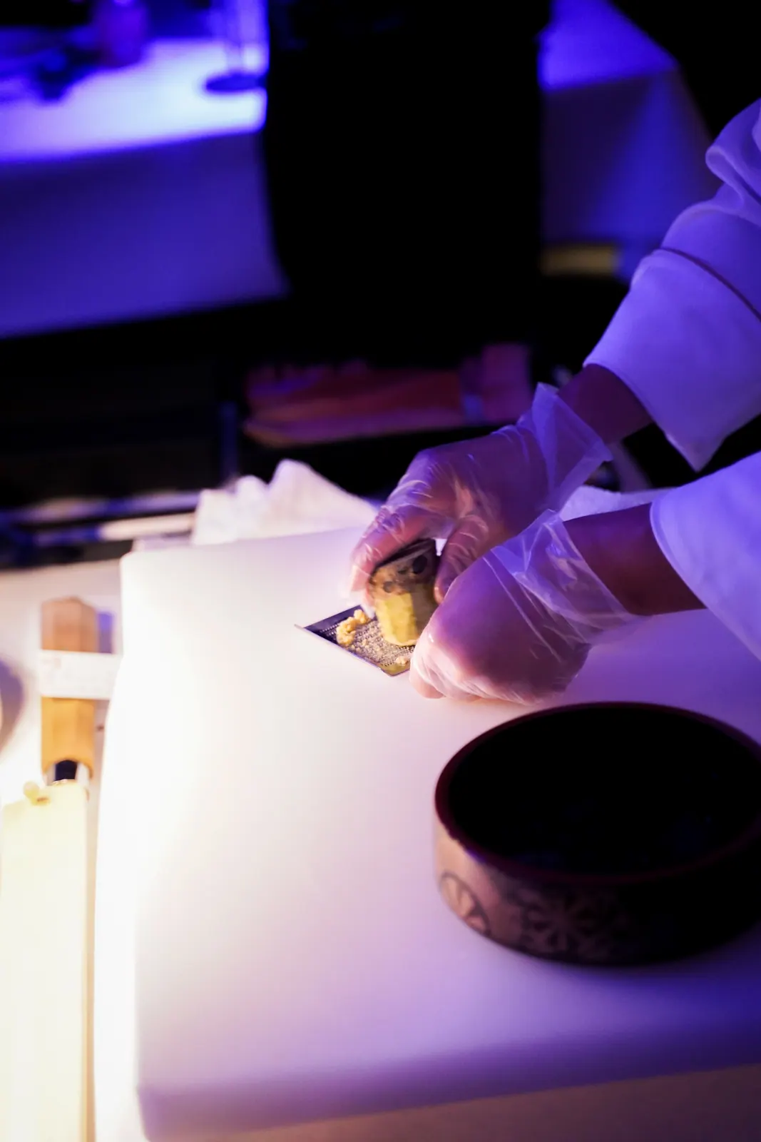 Sushi Leipzig – Sushi-Meister im Tokoro formt frische Nigiri im Tokoro
