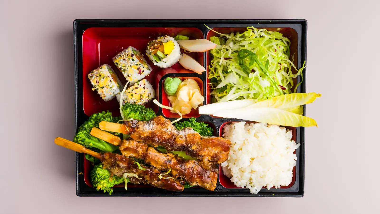 Mittags-Bento Box mit Huhn – Sushi Leipzig im Tokoro