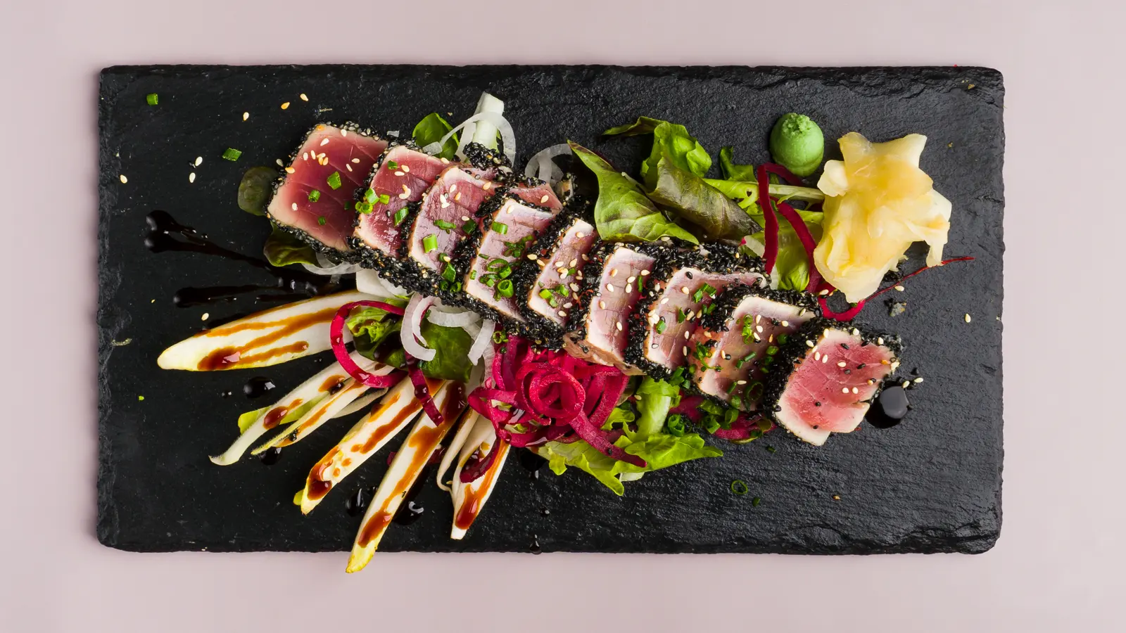 Gegrilltes Sashimi vom Thunfisch und Lachs – Sushi Leipzig im Tokoro