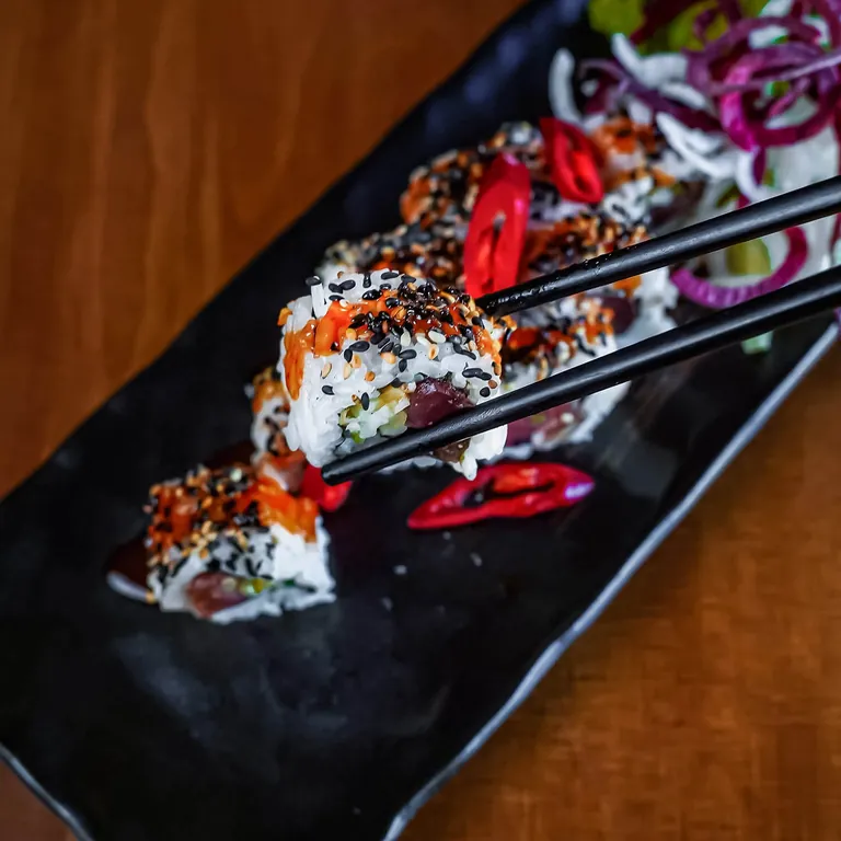 Spicy Tuna Roll – Tokoro Sushi Leipzig